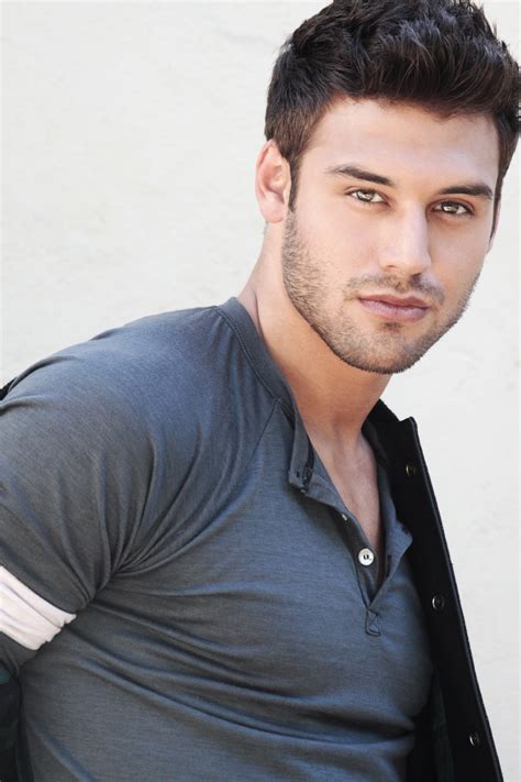 ryan guzman height